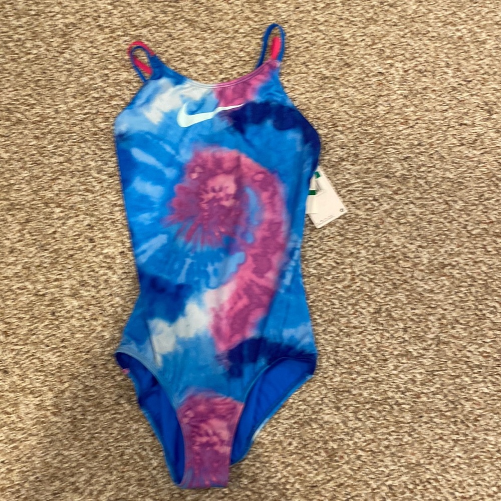 Girls Nike bathing suit NWT